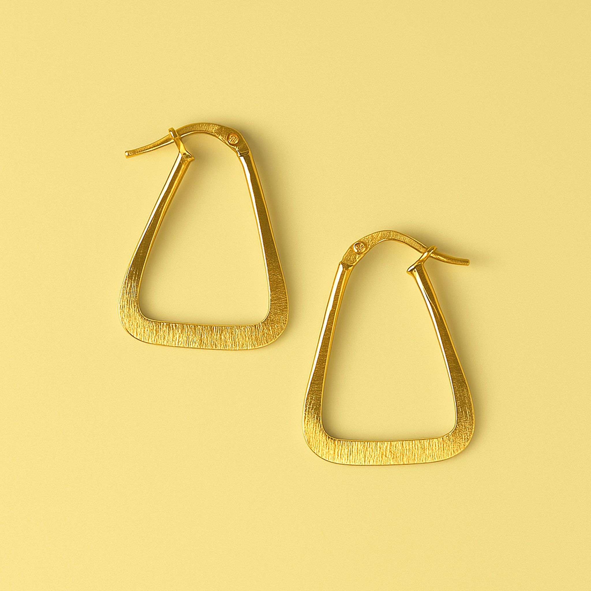 Isola Edge Hoops