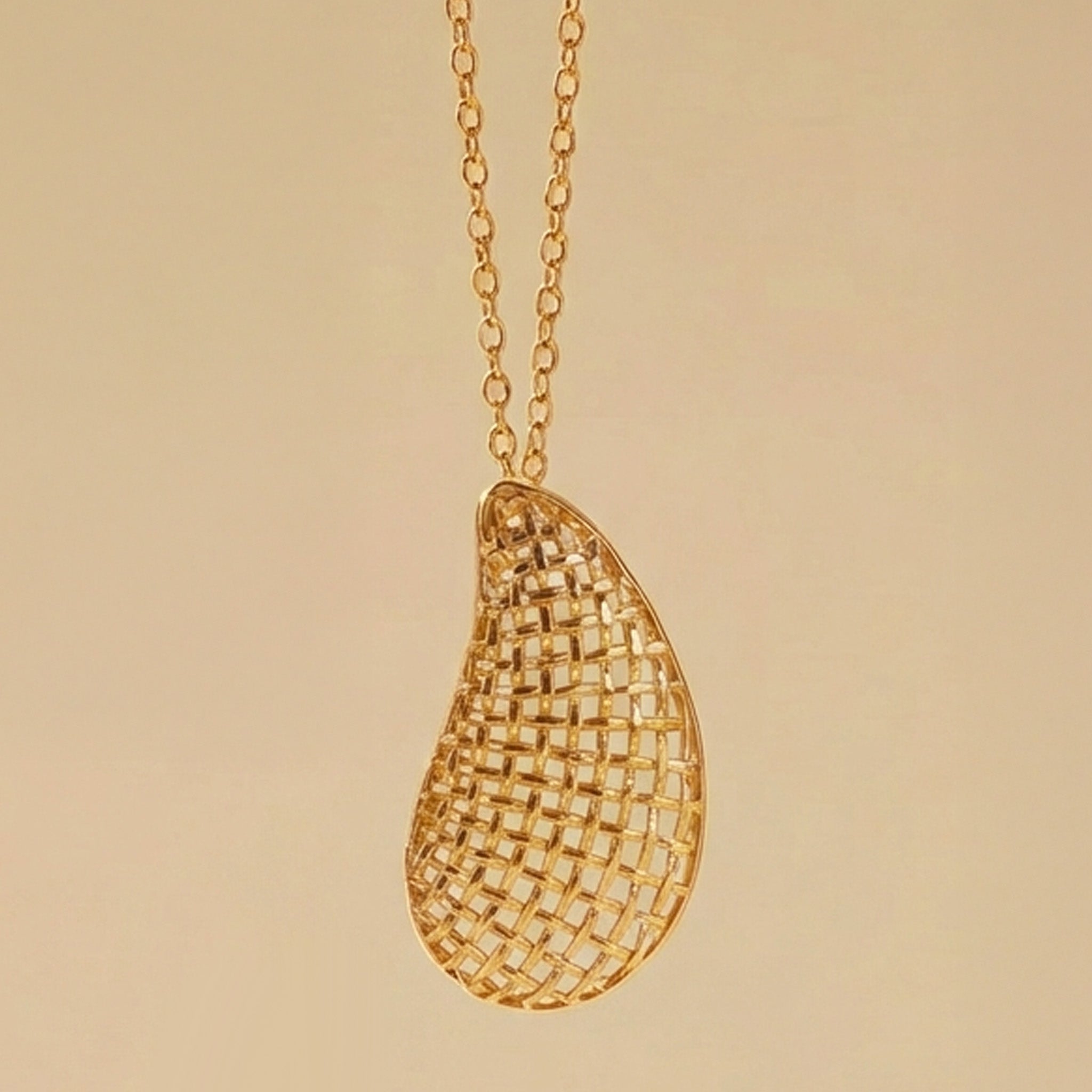 Marea Teardrop Pendant