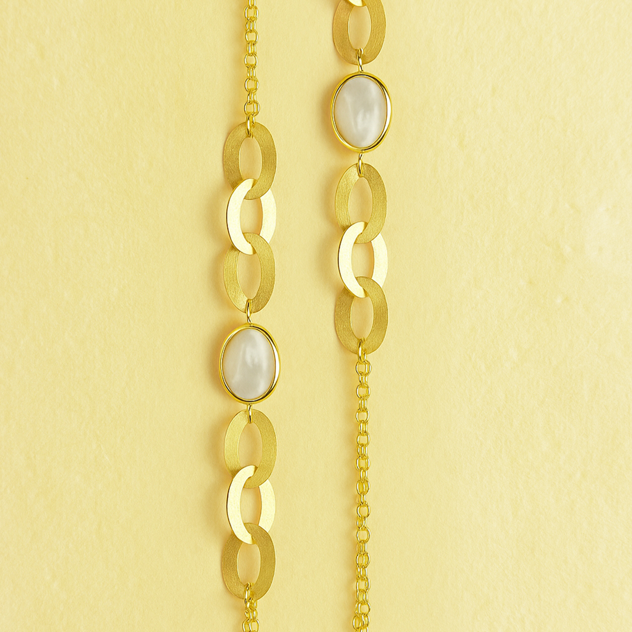 Onda Mother-of-Pearl Chain