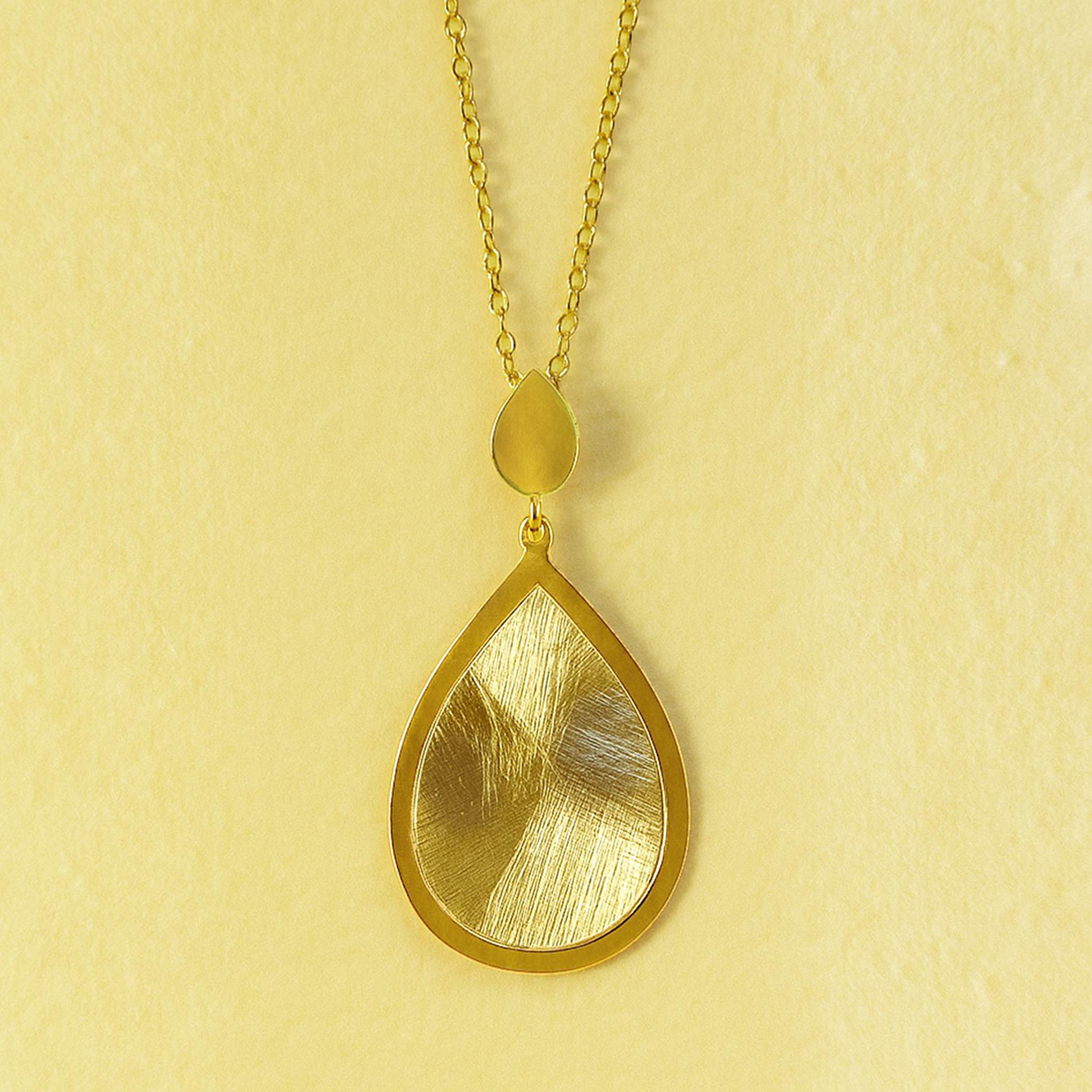 Luce Teardrop Pendant (Gold-Plated)