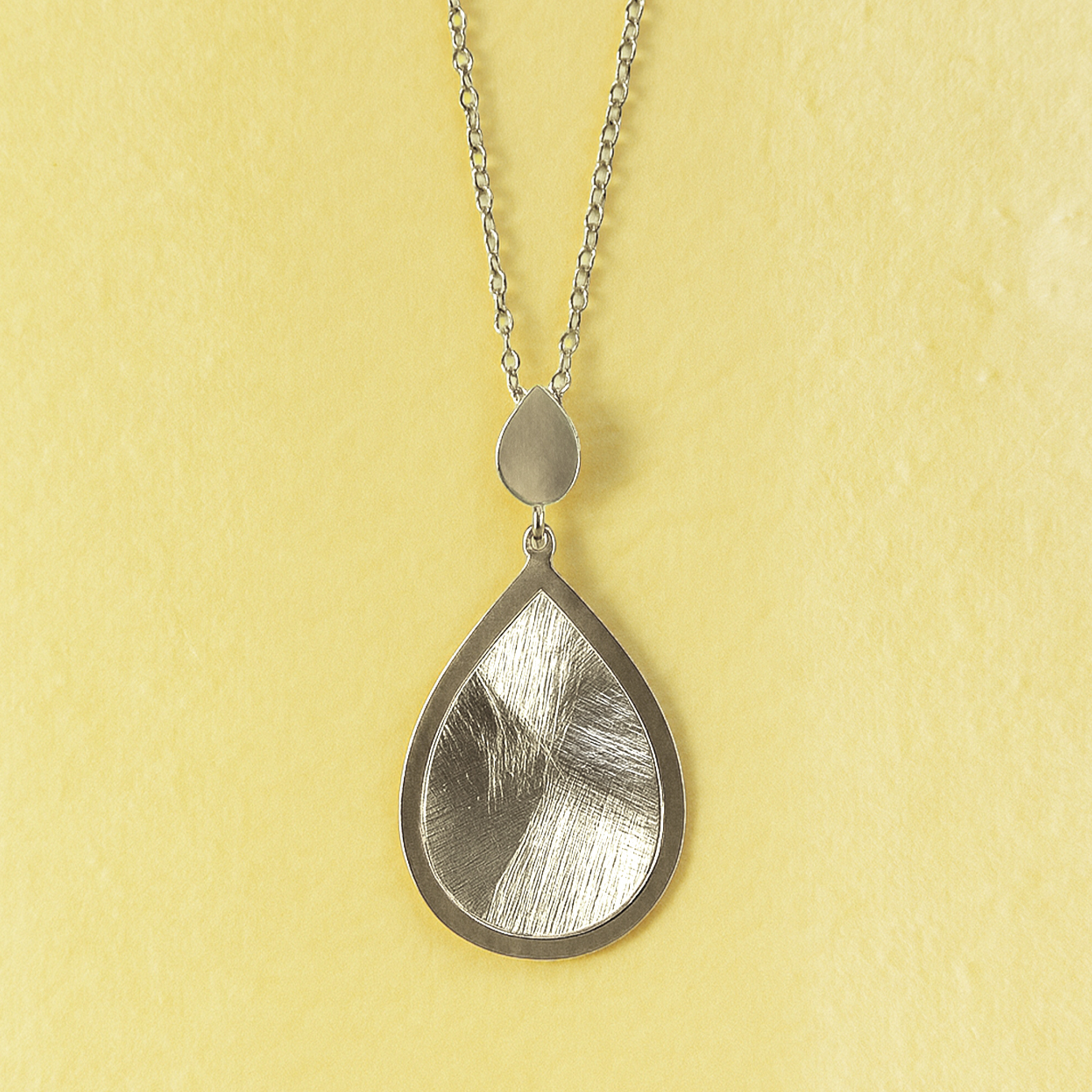 Luce Teardrop Pendant (Silver)