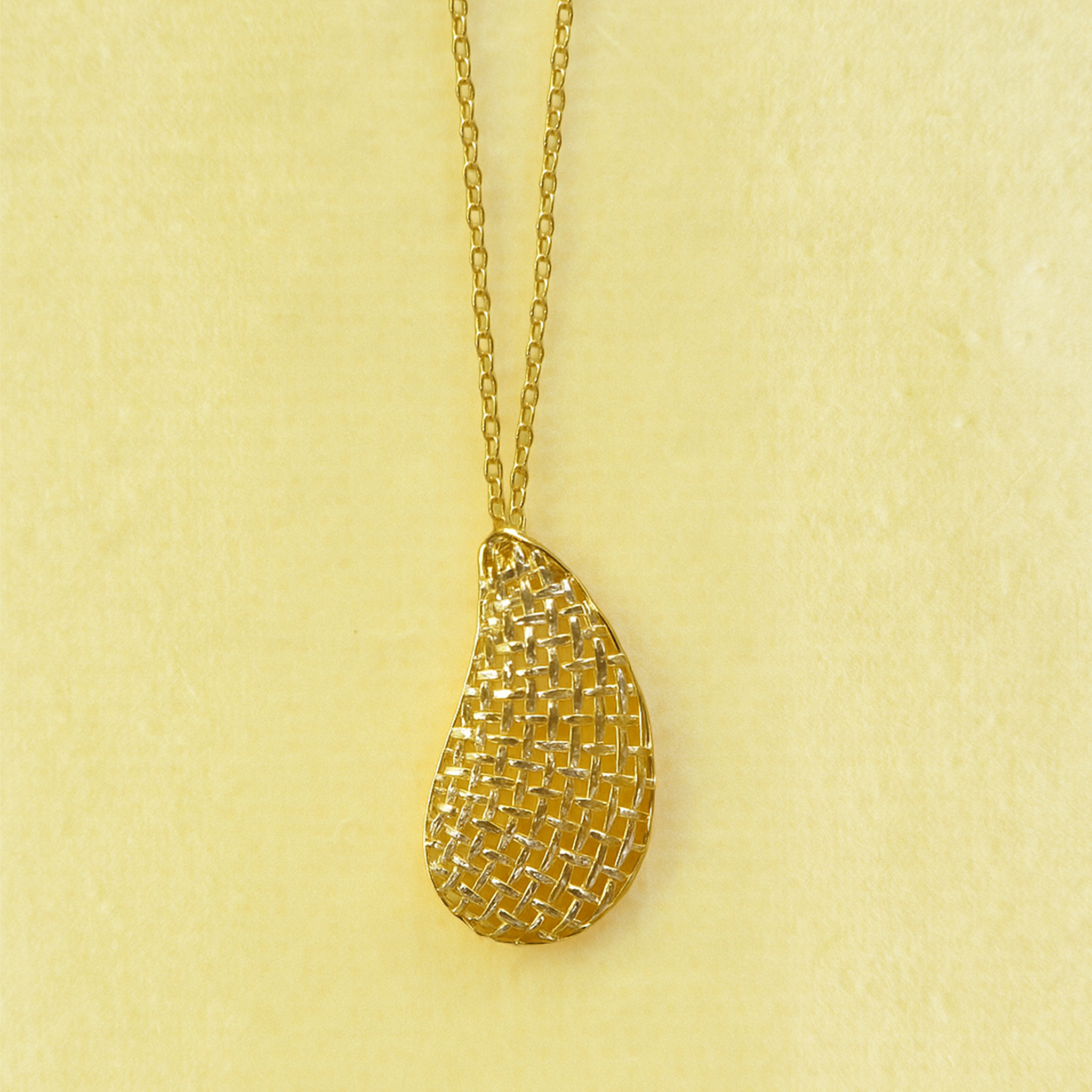 Marea Teardrop Pendant (Gold-Plated)