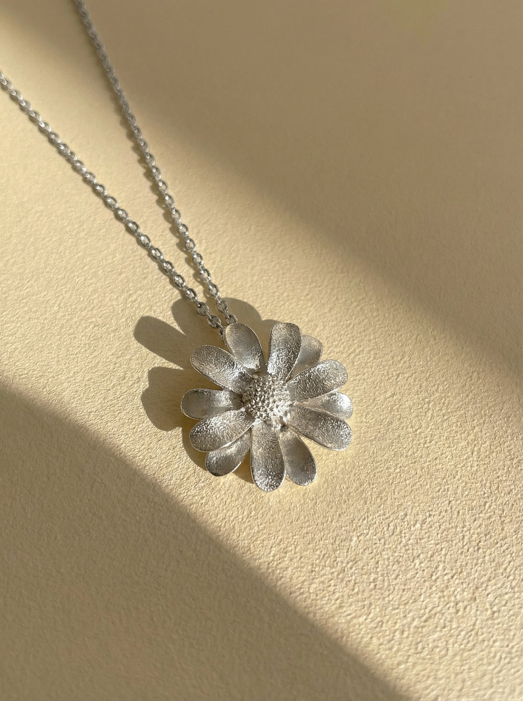 Bloom Luna Silver Color