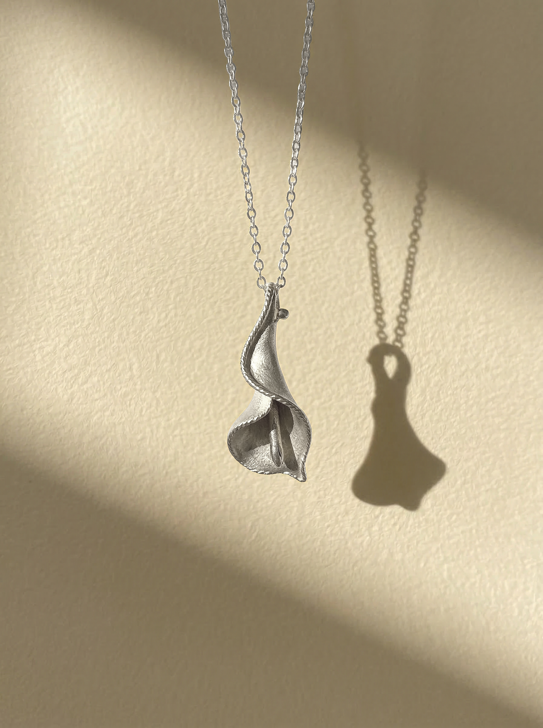 Calla Alba Silver Color
