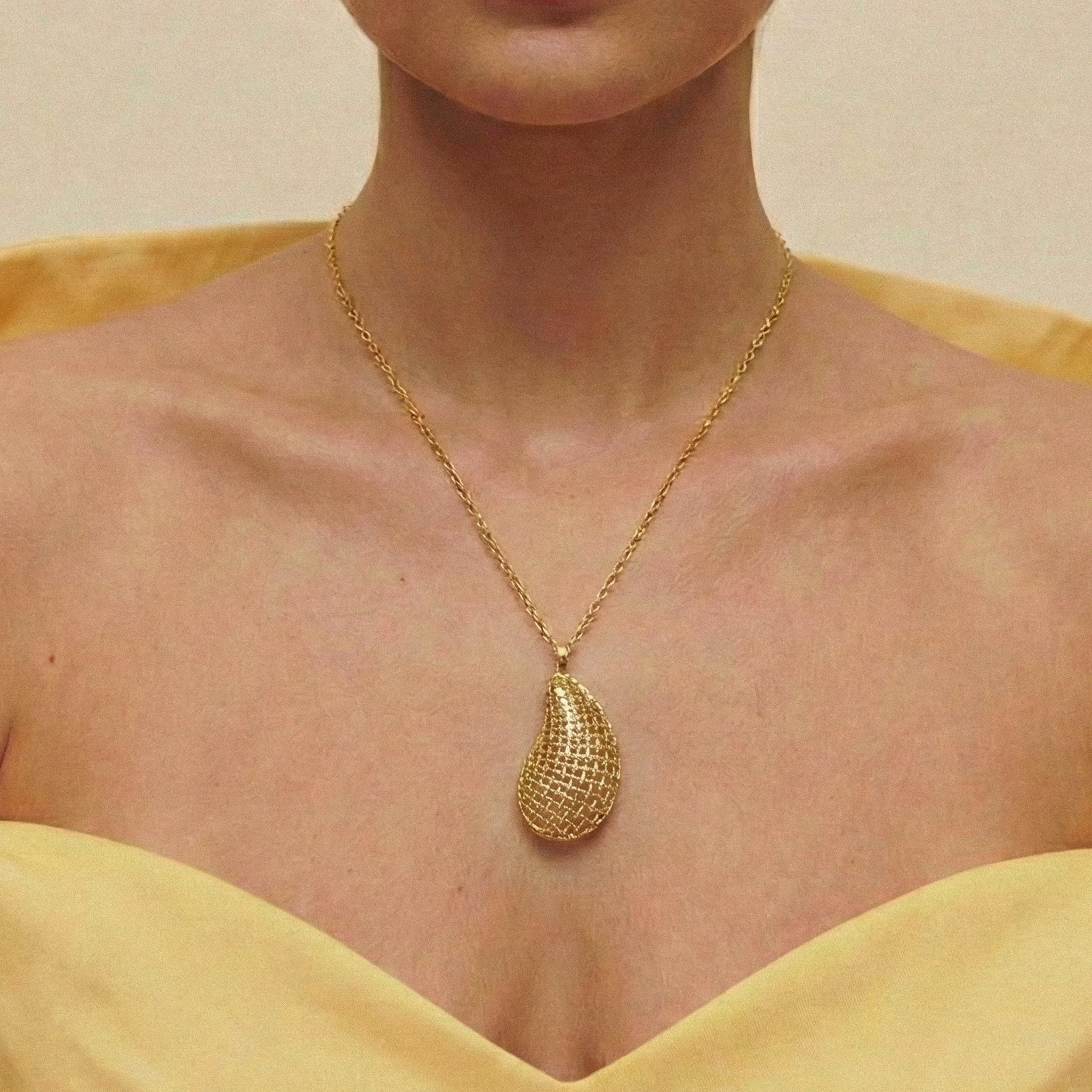 Marea Teardrop Pendant